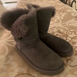UGG BAILEY BUTTON GREY FUR SUEDE BOOT-Size 7-Great Condition!